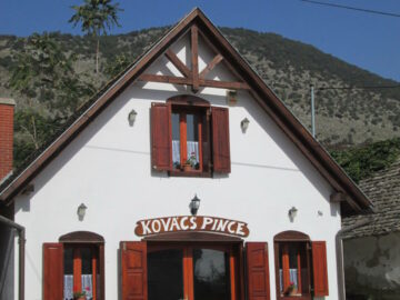 Kovács Pince Apartman Nagyharsány - Szallas.hu