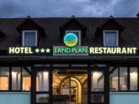 Land Plan Hotel*** & Restaurant Töltéstava - Szallas.hu